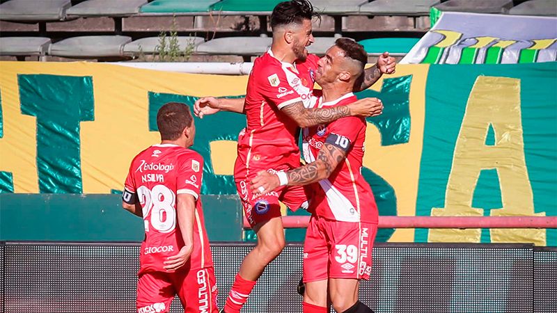 Argentinos Juniors Gole A Aldosivi En Mar Del Plata Y Sigue En La