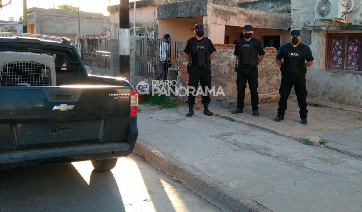 Allanamiento de la Policía Federal en el barrio Sarmiento por