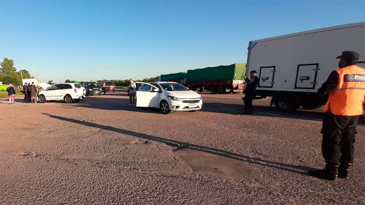 Violento Choque De Auto Y Camioneta En Cruce De Rutas 34 Y 92 Diario