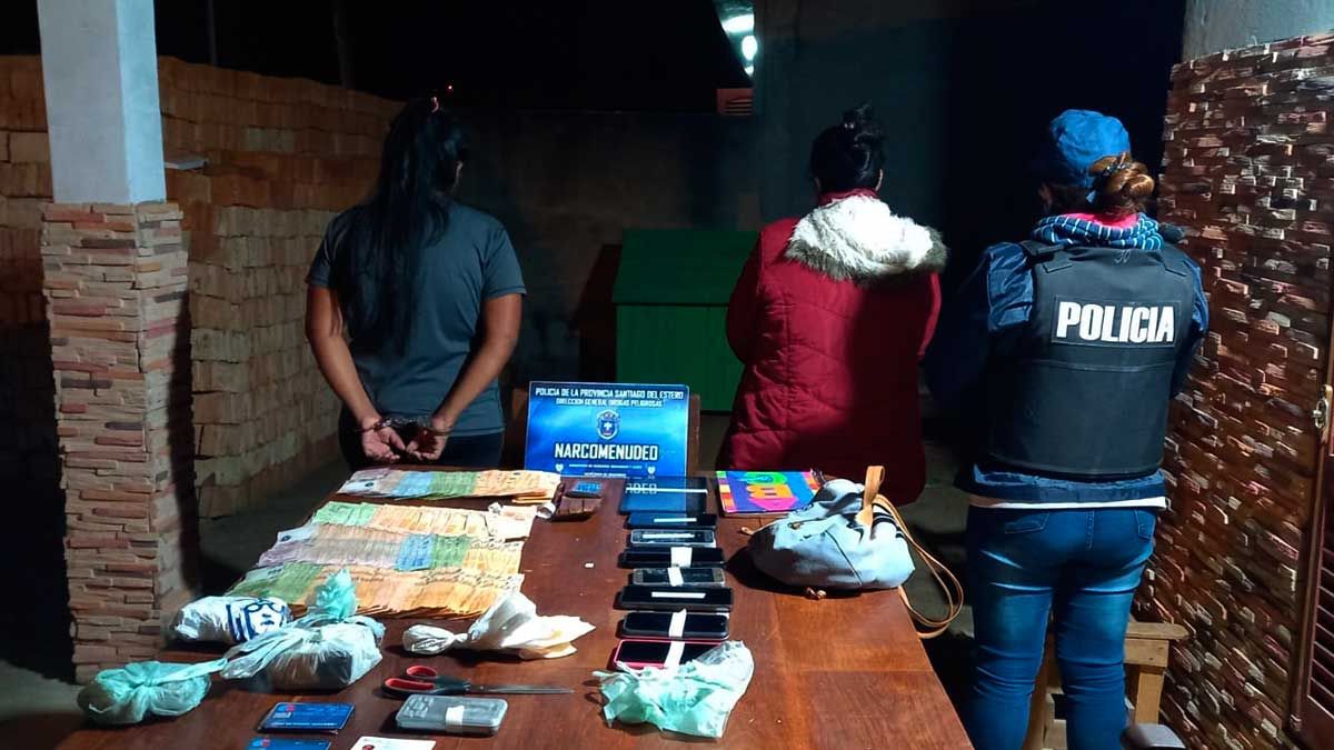 Detienen A Dos Mujeres En El Barrio Tradici N Secuestran Dinero