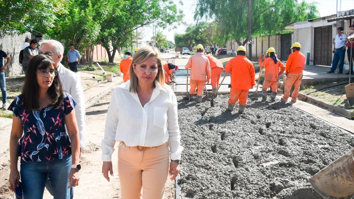 La Intendente Fuentes Supervis Obras De Pavimentaci N En Los Barrios