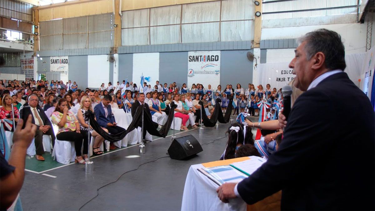 El intendente Roger Nediani encabezó la apertura del ciclo lectivo 2023