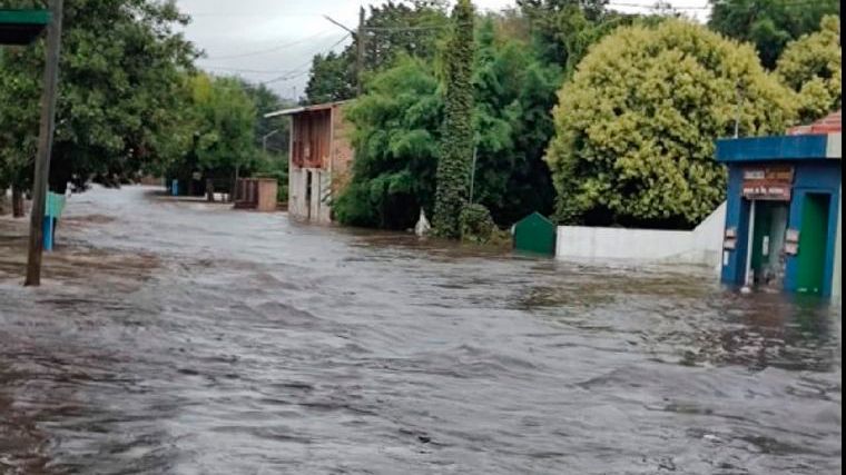 Trastornos en Córdoba por la impactante crecida de los ríos en