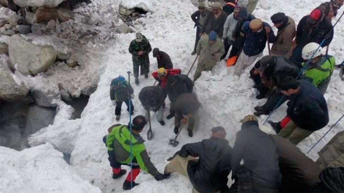 Hay Nueve Muertos Y Heridos Por Una Avalancha De Nieve En El Norte