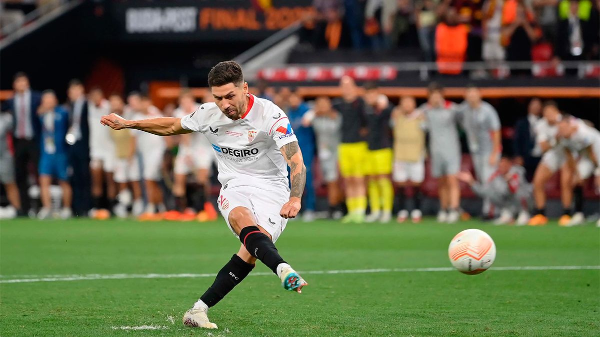 Como en el Mundial Montiel marcó el penal que coronó al Sevilla en la