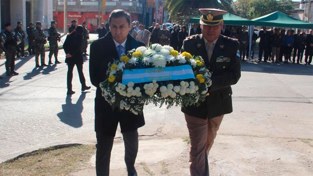 Silva Neder encabezó el acto por el 202º aniversario del paso a la