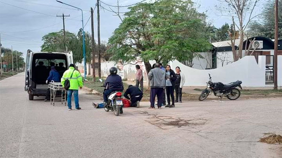 Grave Accidente En A Atuya Una Familia En Moto Choc A Un Ciclista Y