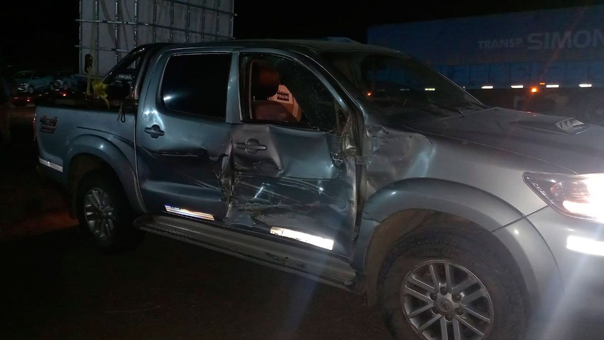 Colonia Dora violento choque de camión y camioneta en el cruce de