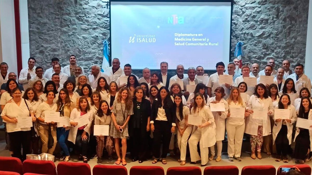 Más de 60 profesionales fueron diplomados por la Universidad ISalud