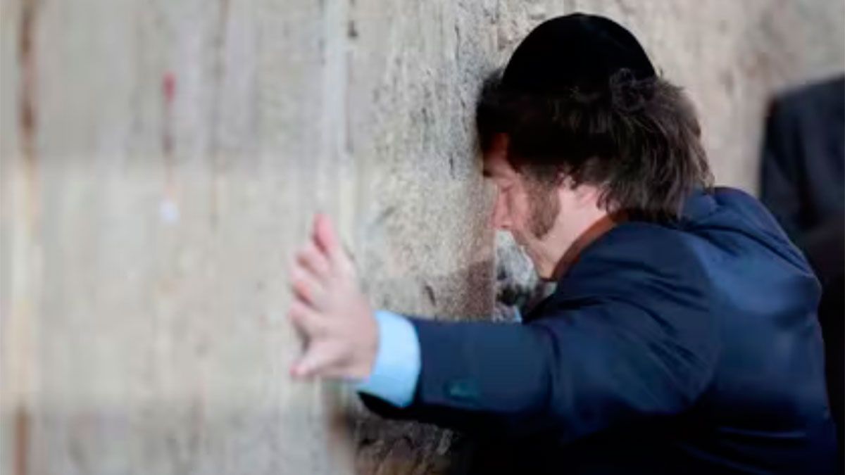 El presidente Javier Milei lloró en el Muro de los Lamentos antes de