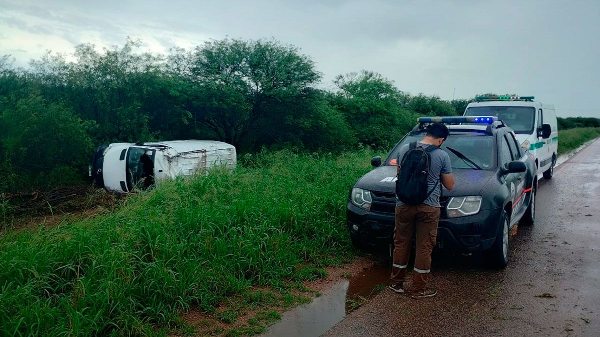 Conductor Result Lesionado Tras Volcar Con Su Combi Sobre Ruta En