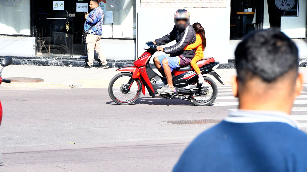 Postales de las infracciones de tránsito cometidas por motociclistas en