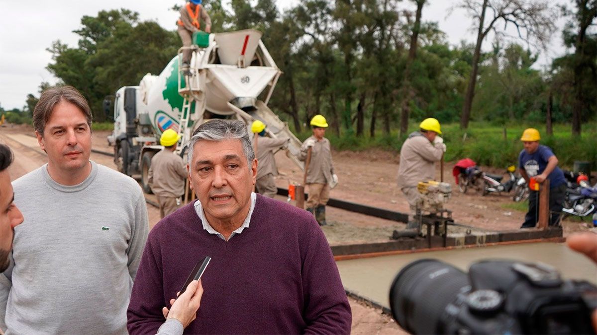 El intendente Nediani visitó el inicio de la obra de hormigonado de