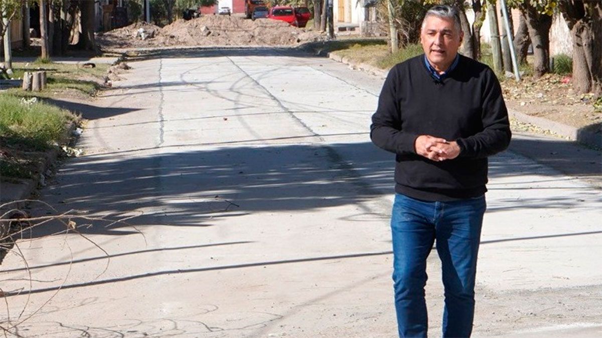 El Intendente Roger Nediani Visit El Avance De Las Obras Del Barrio