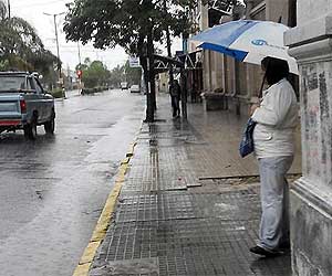 Tras Una Jornada Infernal La Lluvia Trajo Alivio A La Madre De