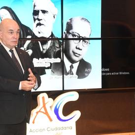 Eduardo Lázzari disertó sobre “Santiagueños ilustres”