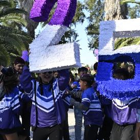 Presentación de camperas de Escuela Pte. Arturo Illia