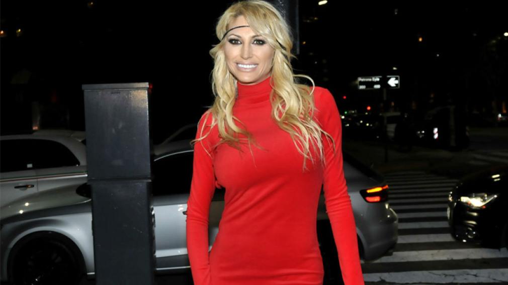 Vicky Xipolitakis volvió a destaparse y mostró su sensual cuerpo