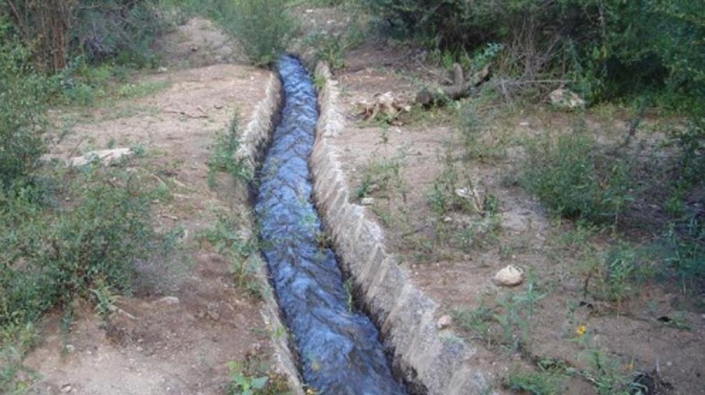Un niño murió luego de caer a un canal de riego