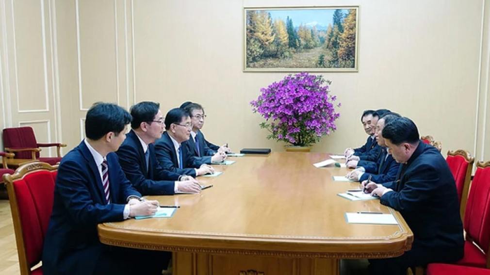 Kim Jong-un recibió por primera vez a una delegación de Corea del Sur en Pyongyang