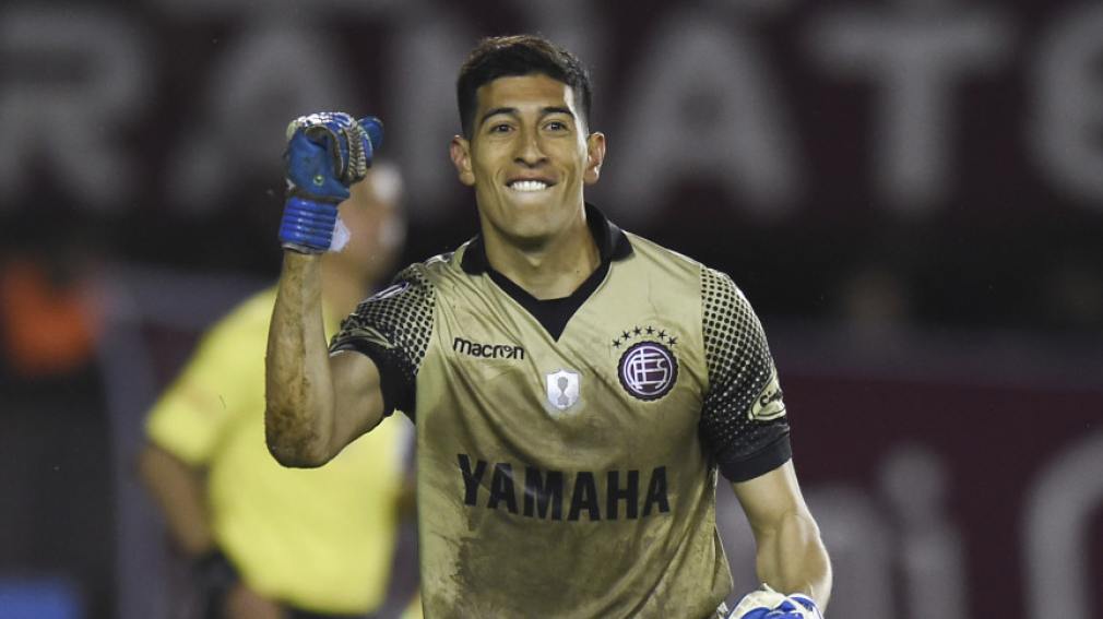 Esteban Andrada es uno de los arqueros que está en la mira de Boca
