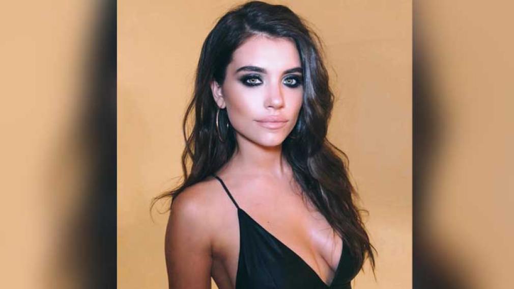 Eva De Dominici se vistió como Audrey Hepburn