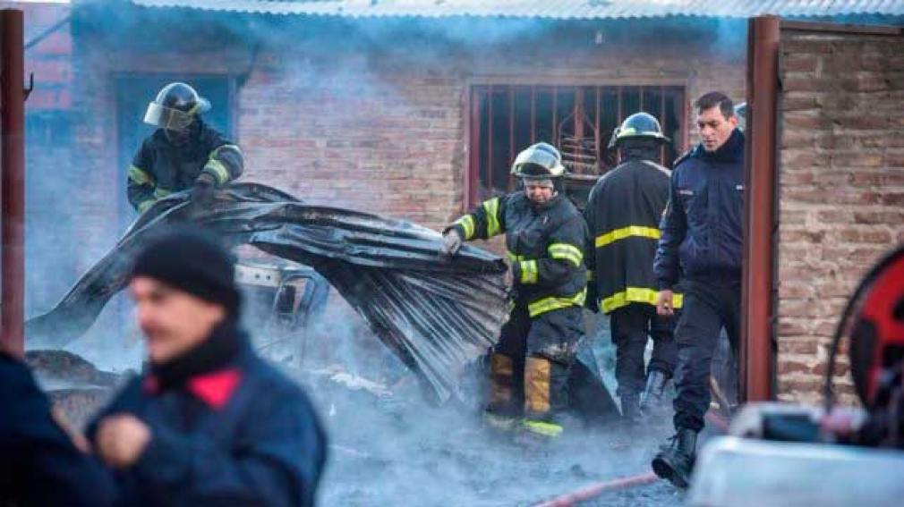 Rosario: un niño de 12 años murió al incendiarse su vivienda