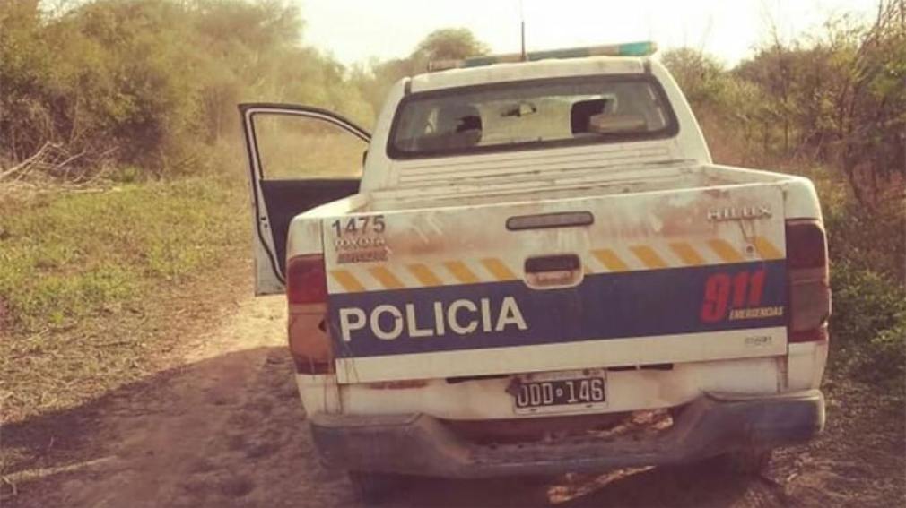 Borrachos casi atropellan y matan a policías en un control en Salta