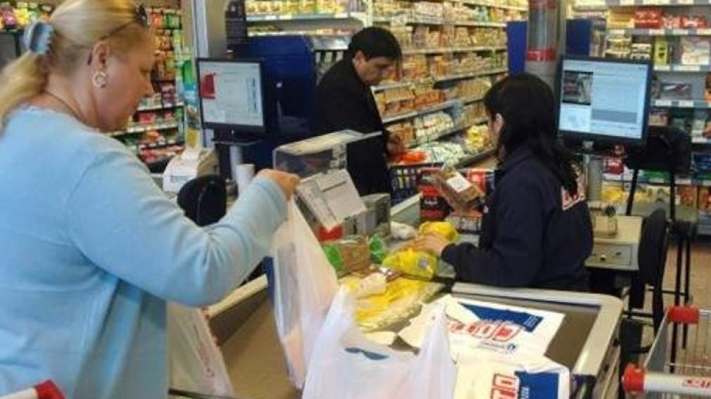 Cadenas de supermercados ofrecerán desde este sábado los alimentos básicos sin IVA