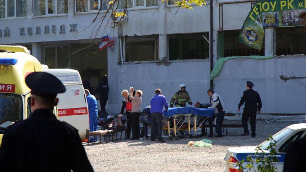 Al menos 13 muertos y 50 heridos por una explosión en una escuela de Crimea