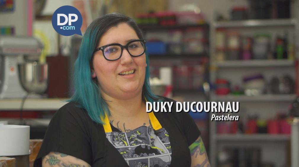 El dulce taller de Duky, donde se construyen las tortas más altas de Santiago