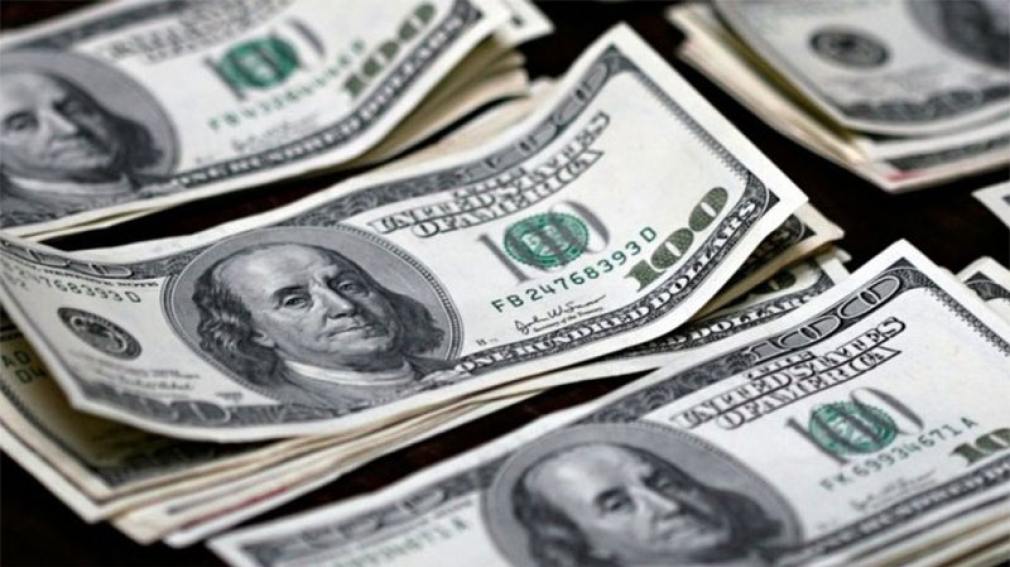El dólar arrancó la semana a $46,10 en una jornada difícil a nivel internacional