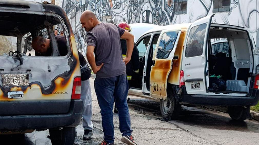Temor en La Banda por el incendio de una camioneta a metros de Olímpico