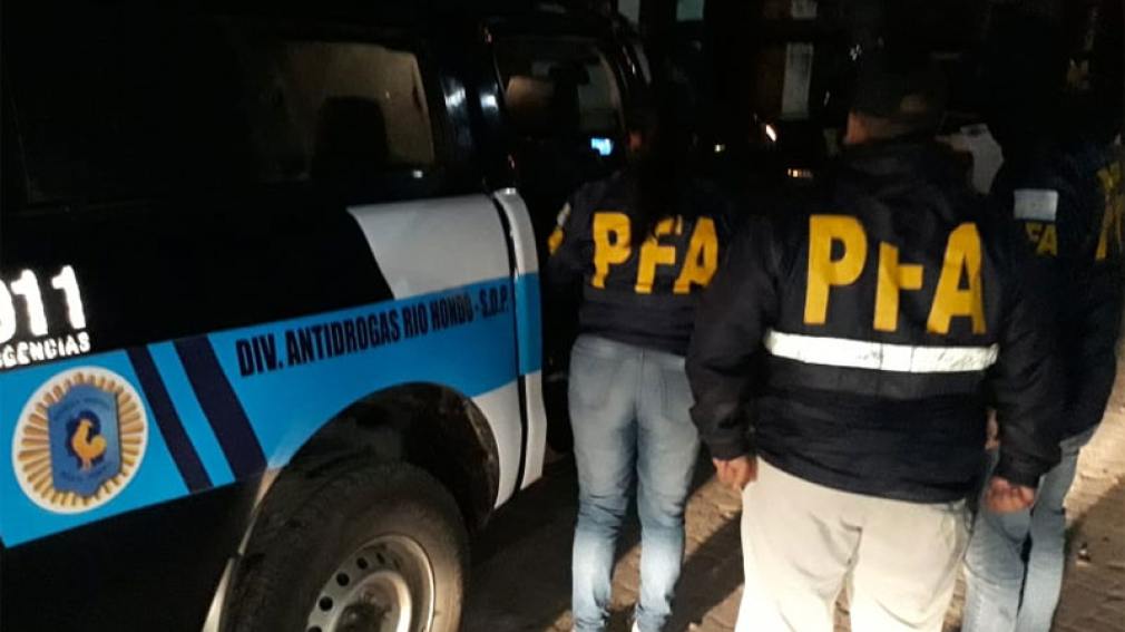 Atrapan a una pareja vendiendo cocaína en Las Termas