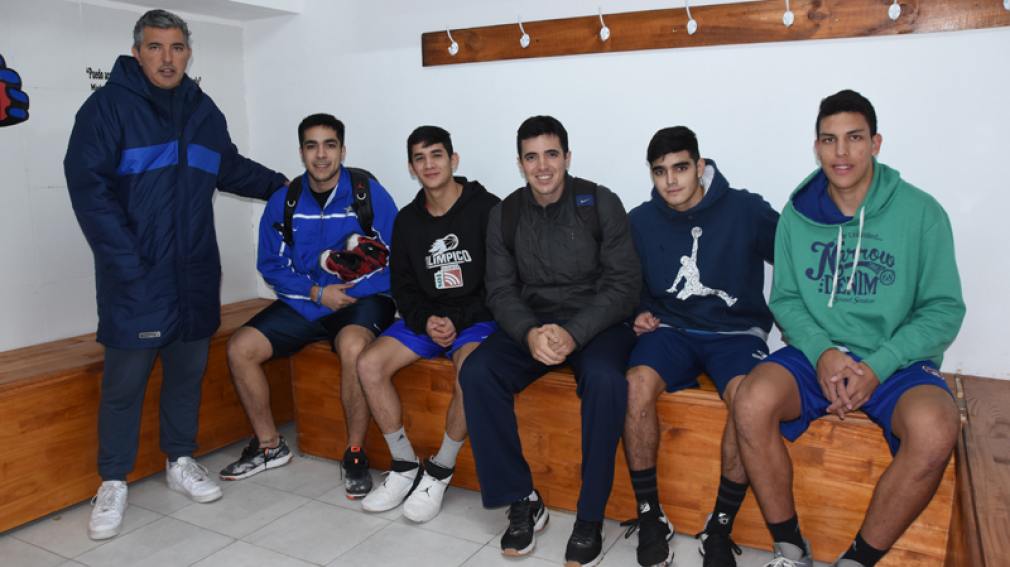 La lista de convocados de la Selección de básquet de Santiago