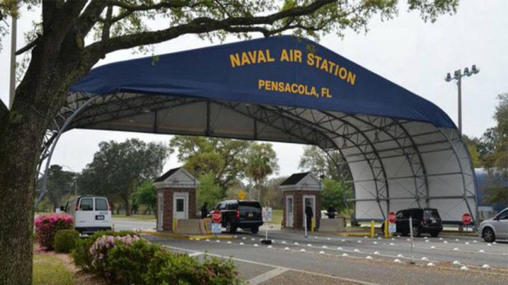 Tiroteo deja 4 muertos y 8 heridos en una base naval de EE.UU.