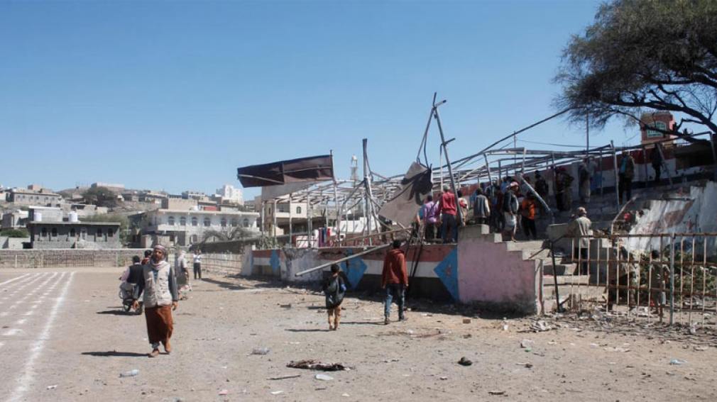 Explosión mata a varias personas durante un desfile militar en Yemen