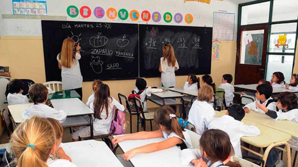 Maestra le consultó a una alumnita por 'mamá' y la respuesta la dejó paralizada: 'Mi corazón entró en paro y se rompió'