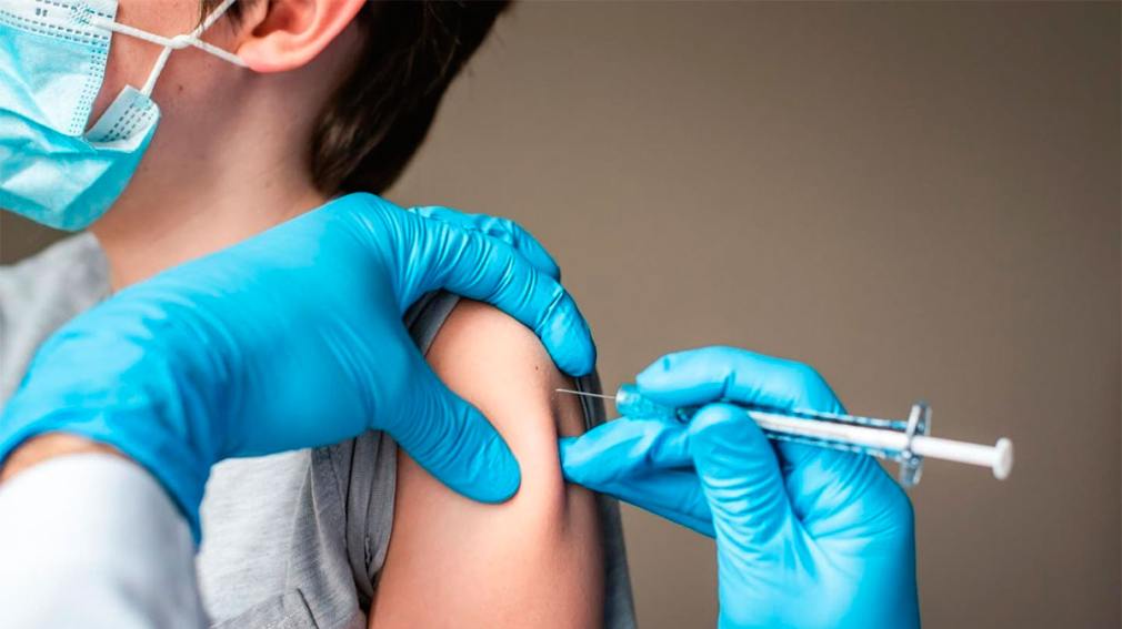 Desde la Sociedad Argentina de Pediatría recuerdan la importancia de vacunar a los hijos en la vuelta a clases