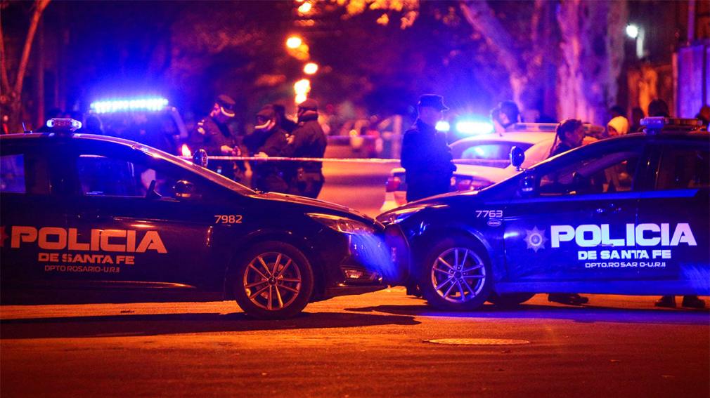 Un muerto y un herido a balazos tras ser atacados por presuntos sicarios en el noroeste de Rosario