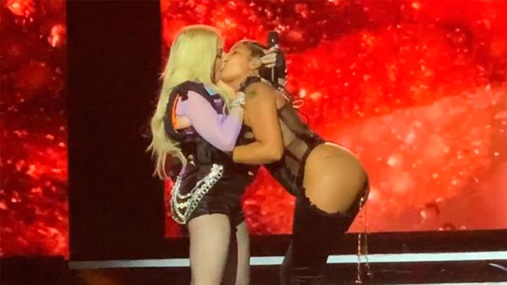 Madonna lo hizo otra vez: baile erótico y beso apasionado con Tokischa en Nueva York