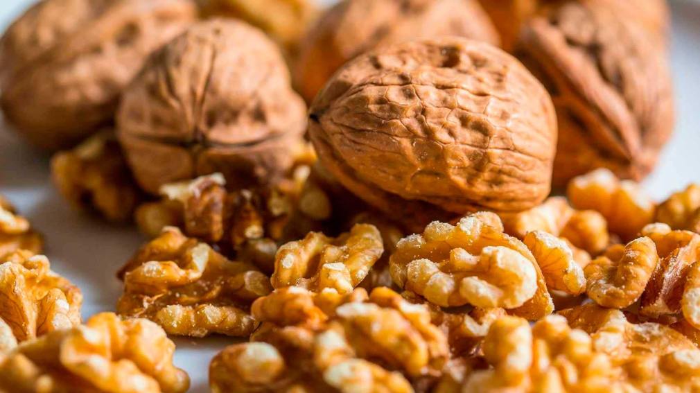 Consumir 20 gramos de nueces por día reduce el riesgo de enfermedades cardíacas y mejora la salud general