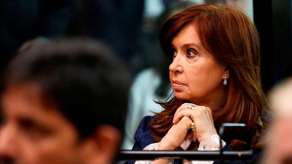 Condenaron a Cristina Kirchner a 6 años de prisión e inhabilitación perpetua para ejercer cargos públicos