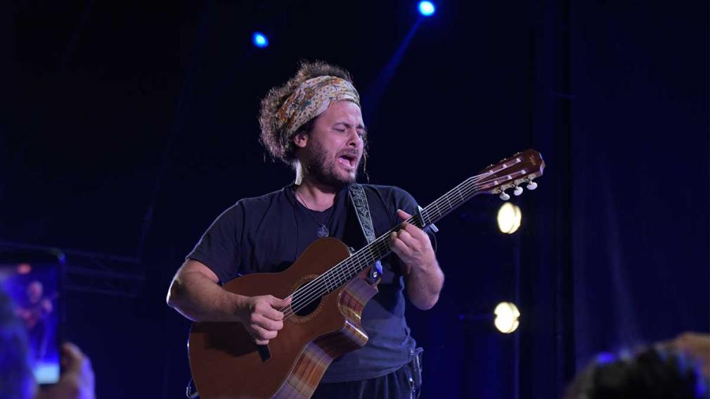 Raly Barrionuevo vuelve a Frías con música y tradición en la 'Fiesta del Albigasta'