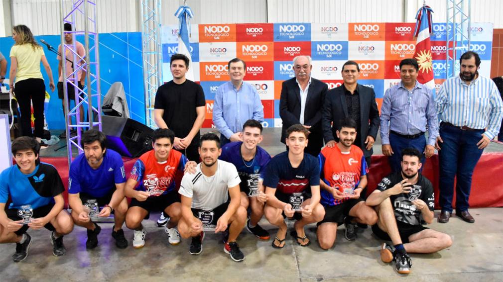 El Gobernador participó de la premiación del Torneo Gran Prix de Tenis de Mesa