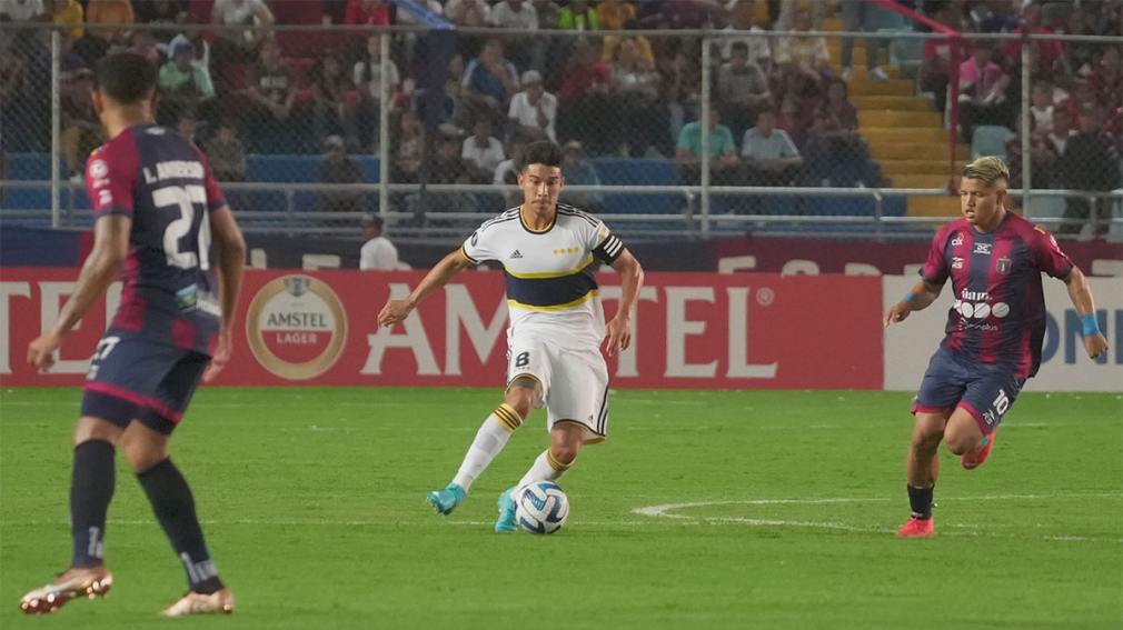Boca terminó con dos menos y empató en Venezuela en su debut en la Libertadores