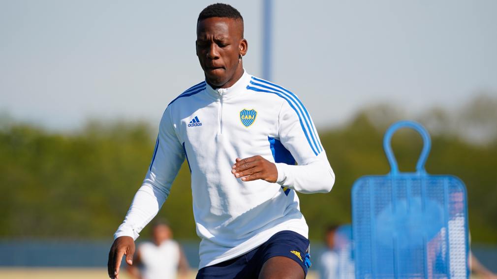 Advíncula le gana la pulseada a Blondel y se perfila como titular ante Estudiantes