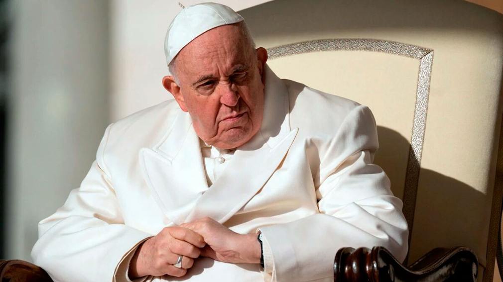 Papa denunció que la guerra «solo beneficia» a intereses disfrazados «de nobles intenciones»