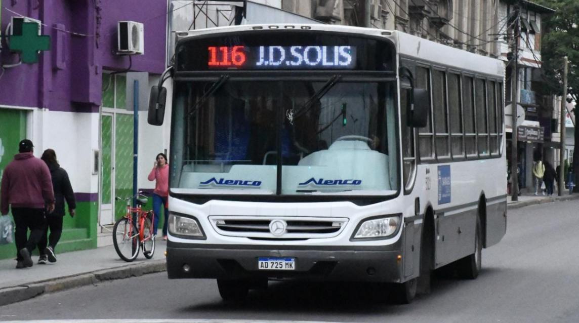 Levantaron el paro y las líneas 15 y 116 retoman su circulación normal