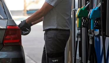 La venta de combustibles registró nuevamente una caída en febrero, acumulando ya 15 meses de descenso